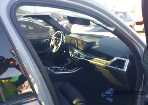 2025 BMW X5 Sdrive40I z USA, uszkodzony, nr VIN 5UX13EU09S9Y02725